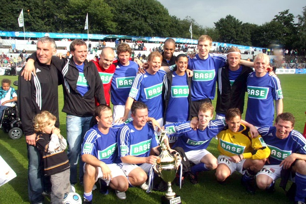 Mertesacker Pocher Lahm   148.jpg - Foto: Stefan Kamer